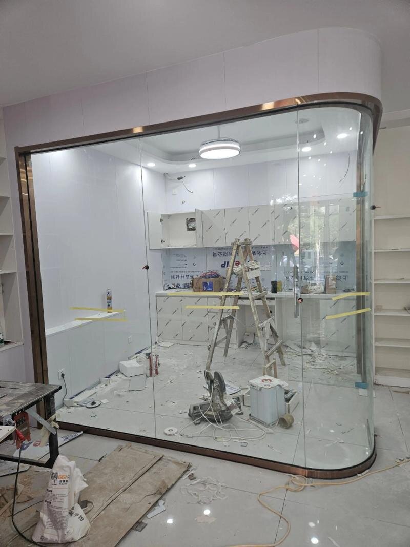 朔州市夹丝玻璃异形展柜玻璃 - 价格